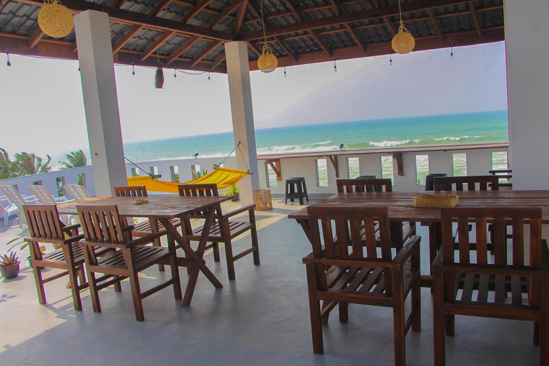 Shehara Sun Surf Lodge 米迪加马东 外观 照片