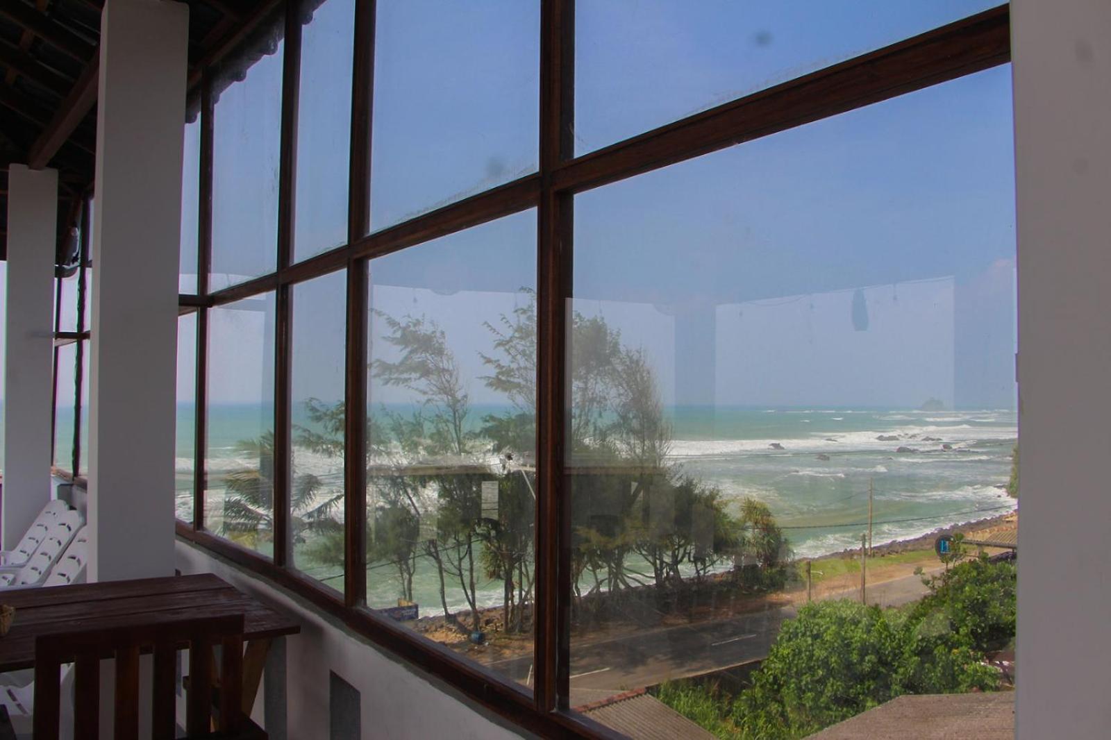 Shehara Sun Surf Lodge 米迪加马东 客房 照片