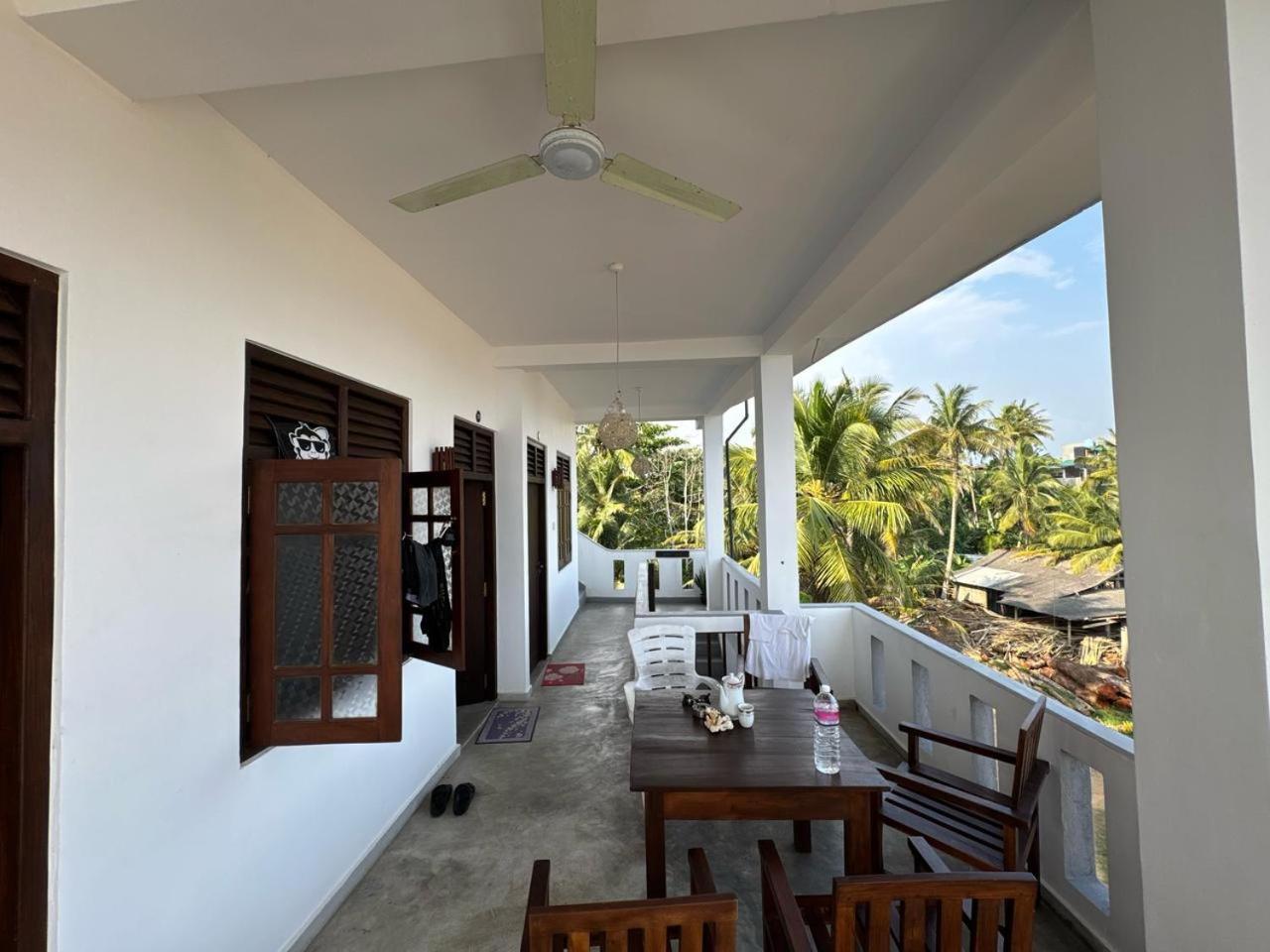 Shehara Sun Surf Lodge 米迪加马东 外观 照片